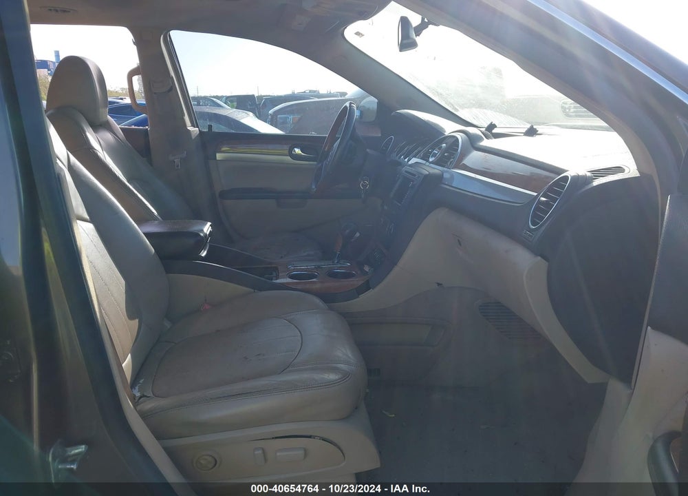 2008 BUICK ENCLAVE CXL VIN: 5GAER23728J300601