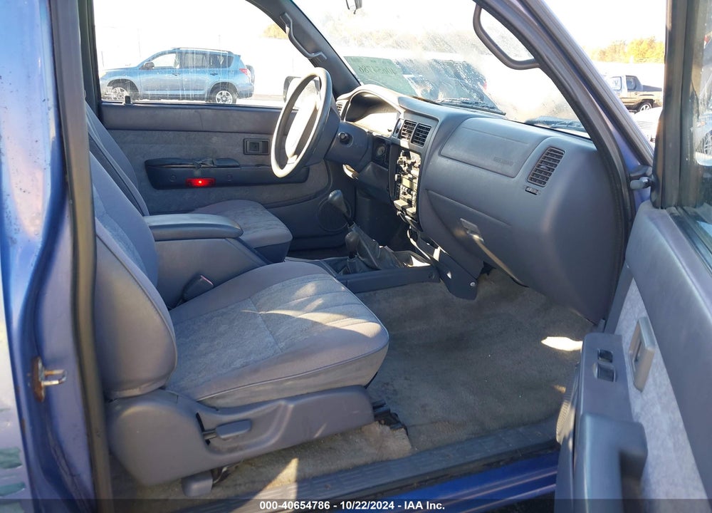 2000 TOYOTA TACOMA BASE V6 VIN: 4TAWN72N0YZ583797