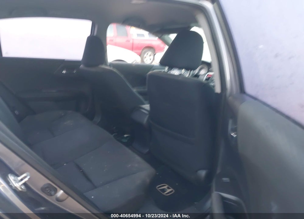 2015 HONDA ACCORD LX VIN: 1HGCR2F32FA236833