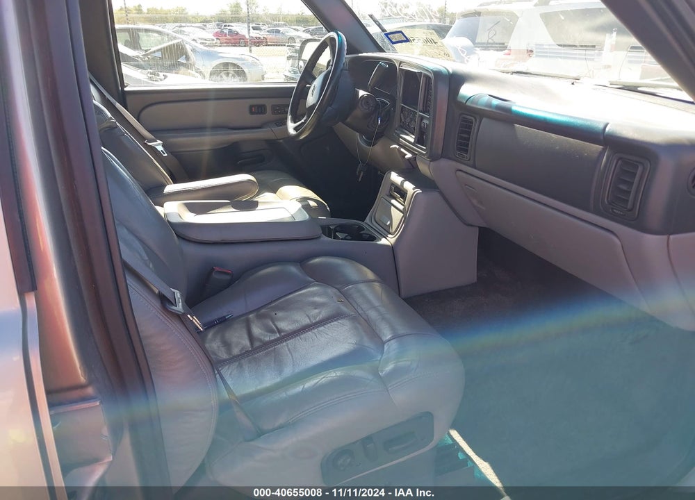 2001 CHEVROLET TAHOE LT VIN: 1GNEK13T01R101118