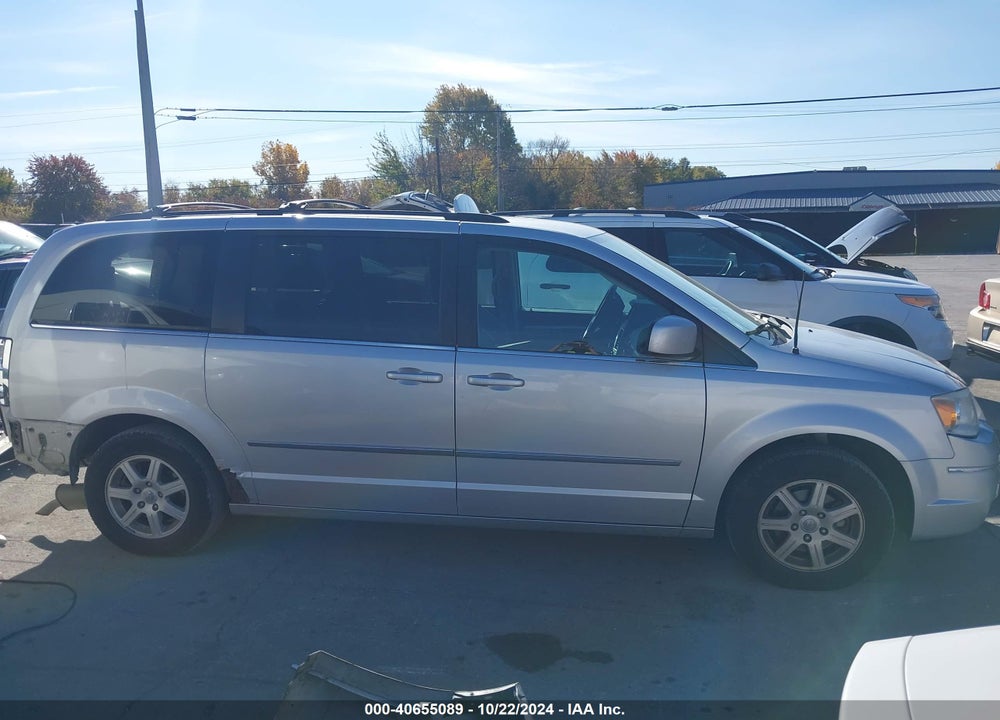 2010 CHRYSLER TOWN & COUNTRY TOURING VIN: 2A4RR5D13AR137092