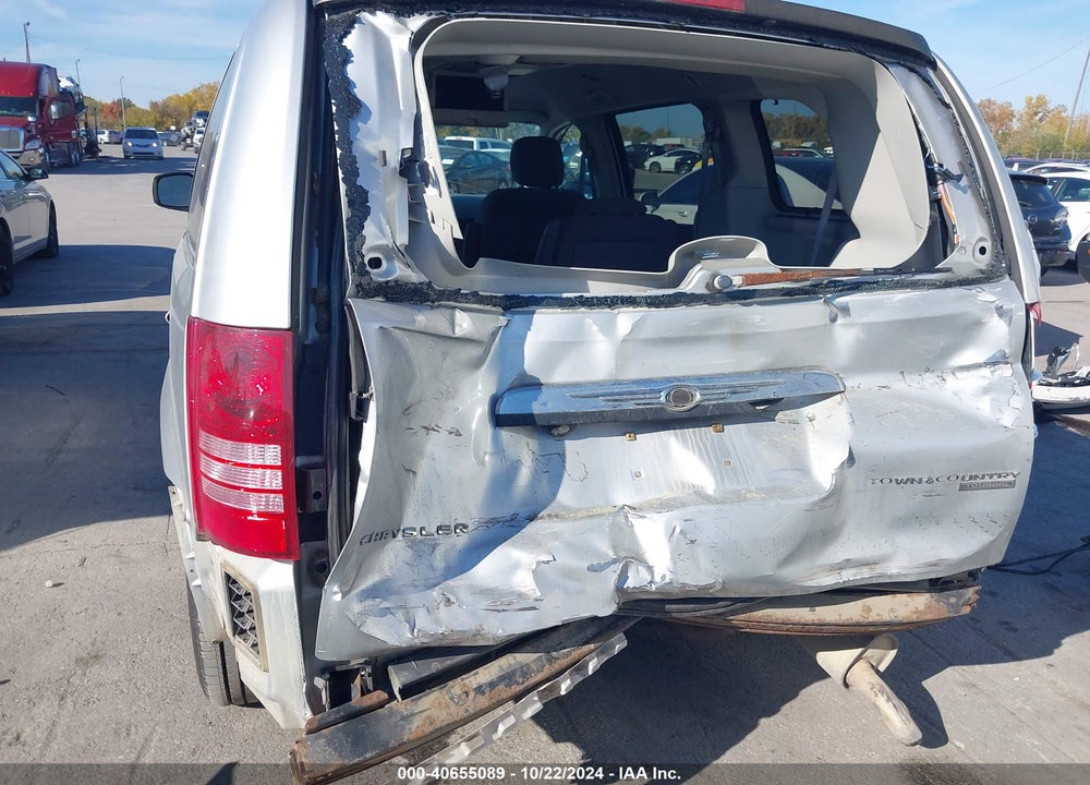 2010 CHRYSLER TOWN & COUNTRY TOURING VIN: 2A4RR5D13AR137092