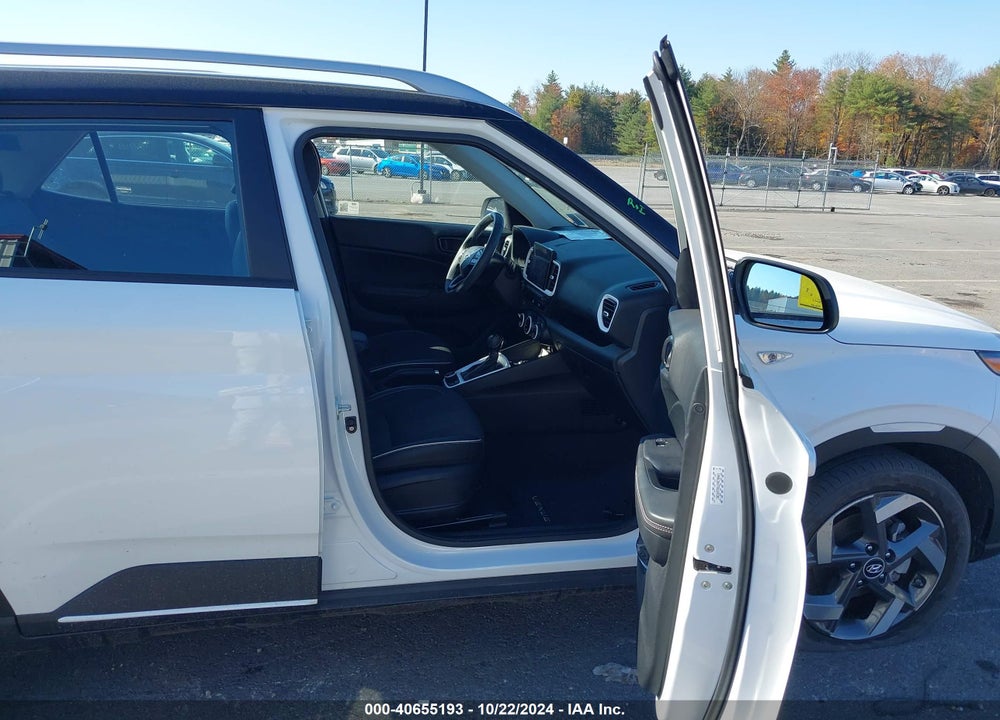 2024 HYUNDAI VENUE LIMITED VIN: KMHRC8A37RU325381
