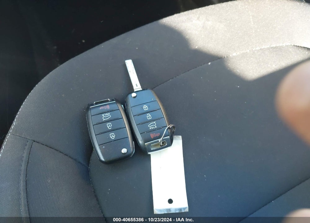 2016 KIA SOUL VIN: KNDJN2A2XG7352568