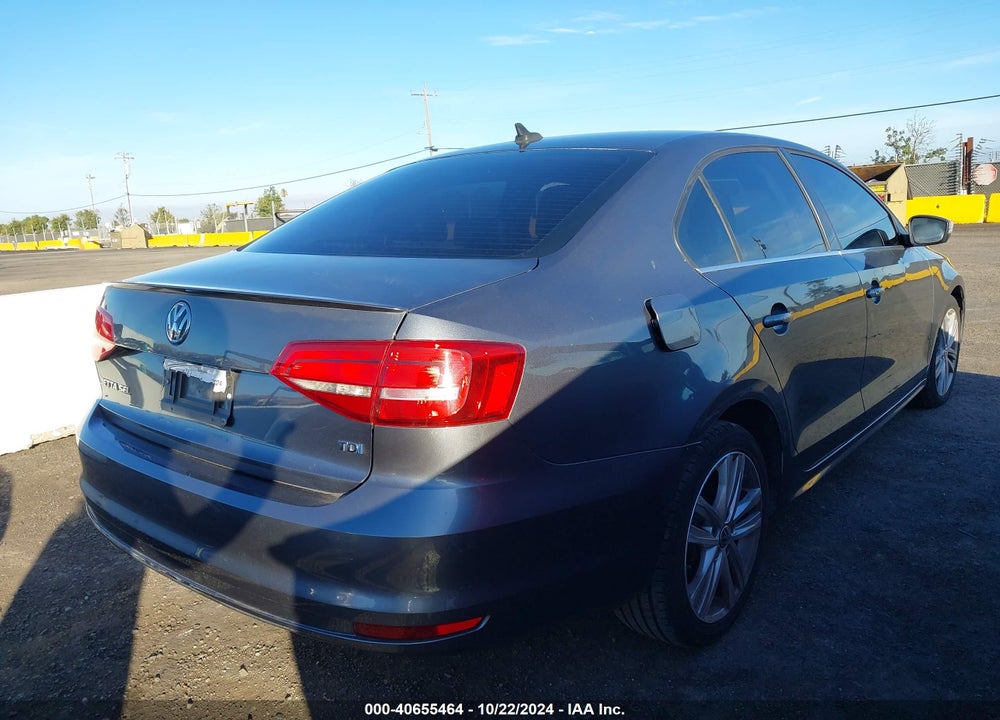 2015 VOLKSWAGEN JETTA 2.0L TDI SEL VIN: 3VWLA7AJ5FM250539