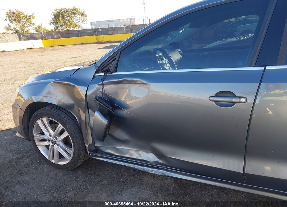 2015 VOLKSWAGEN JETTA 2.0L TDI SEL VIN: 3VWLA7AJ5FM250539