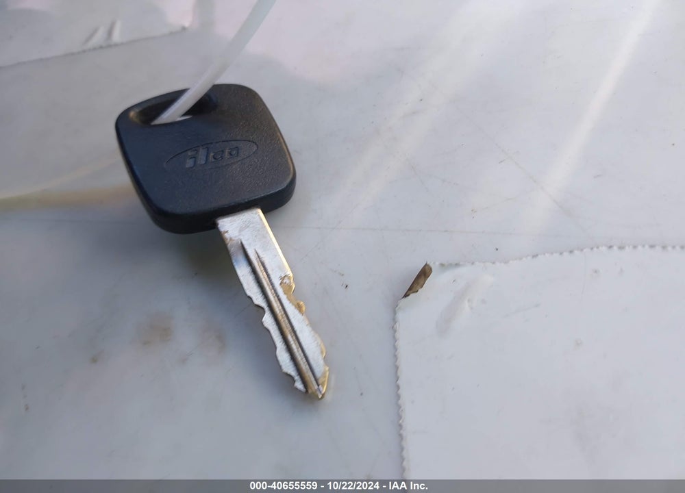 2000 LINCOLN NAVIGATOR VIN: 5LMFU28AXYLJ23315