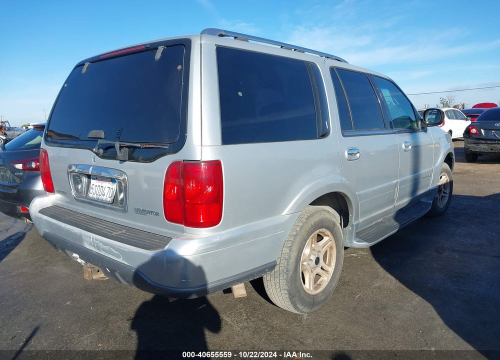 2000 LINCOLN NAVIGATOR VIN: 5LMFU28AXYLJ23315