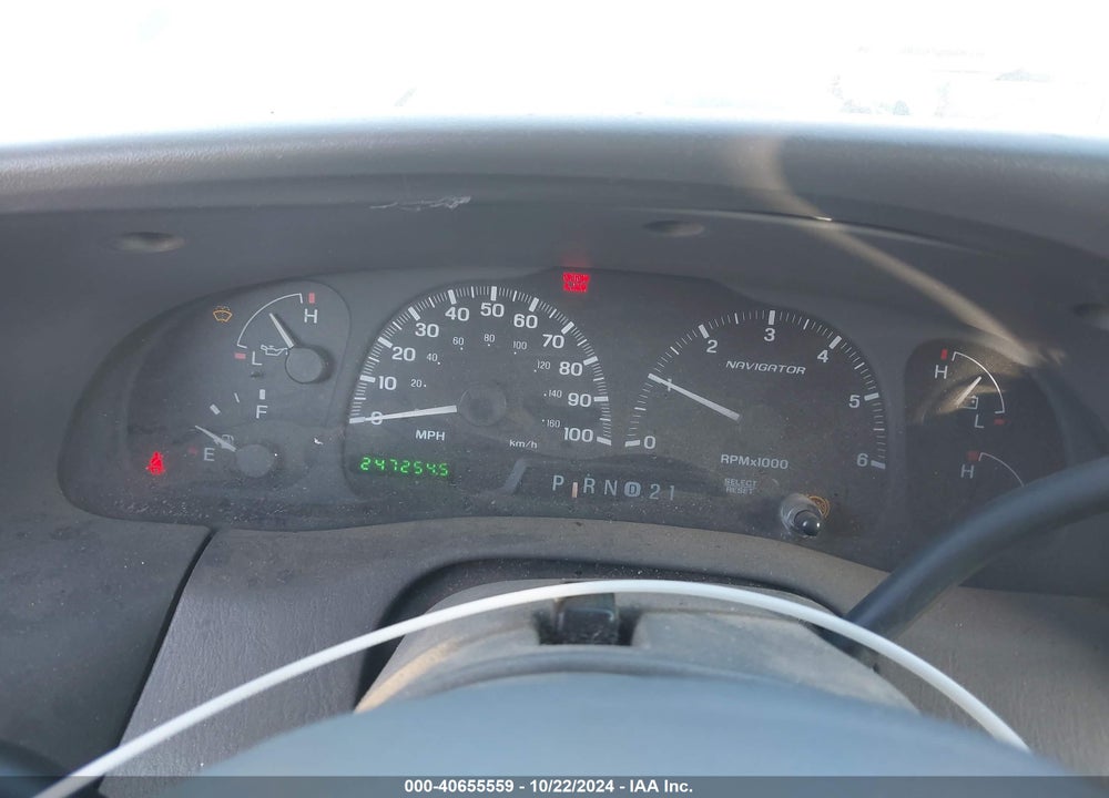 2000 LINCOLN NAVIGATOR VIN: 5LMFU28AXYLJ23315