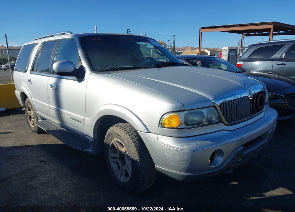 2000 LINCOLN NAVIGATOR VIN: 5LMFU28AXYLJ23315