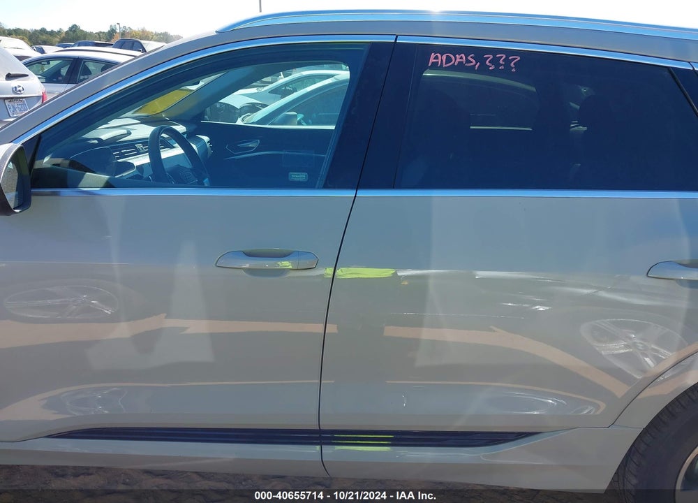 2022 AUDI E-TRON PREMIUM QUATTRO VIN: WA1AAAGE1NB023415