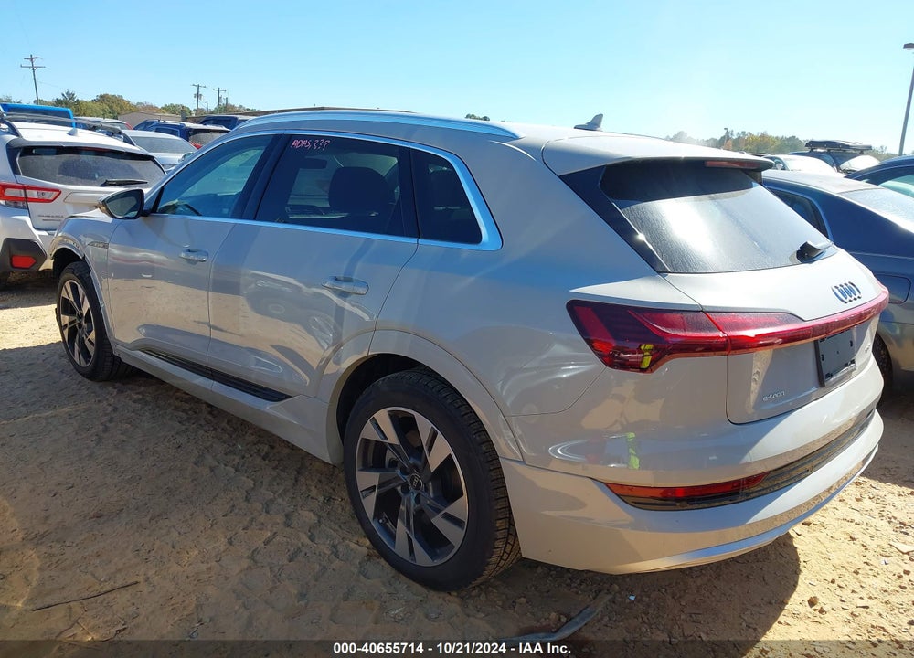2022 AUDI E-TRON PREMIUM QUATTRO VIN: WA1AAAGE1NB023415