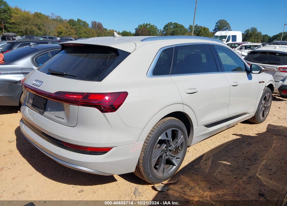 2022 AUDI E-TRON PREMIUM QUATTRO VIN: WA1AAAGE1NB023415