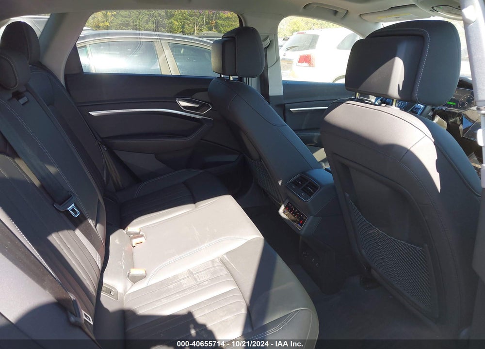 2022 AUDI E-TRON PREMIUM QUATTRO VIN: WA1AAAGE1NB023415