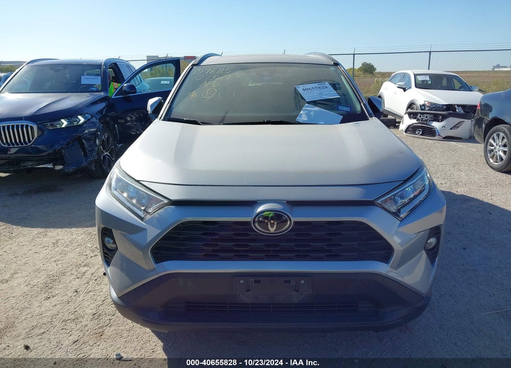 2019 TOYOTA RAV4 XLE VIN: JTMW1RFV7KD509562