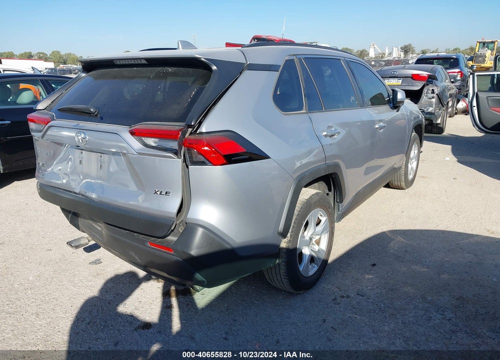 2019 TOYOTA RAV4 XLE VIN: JTMW1RFV7KD509562