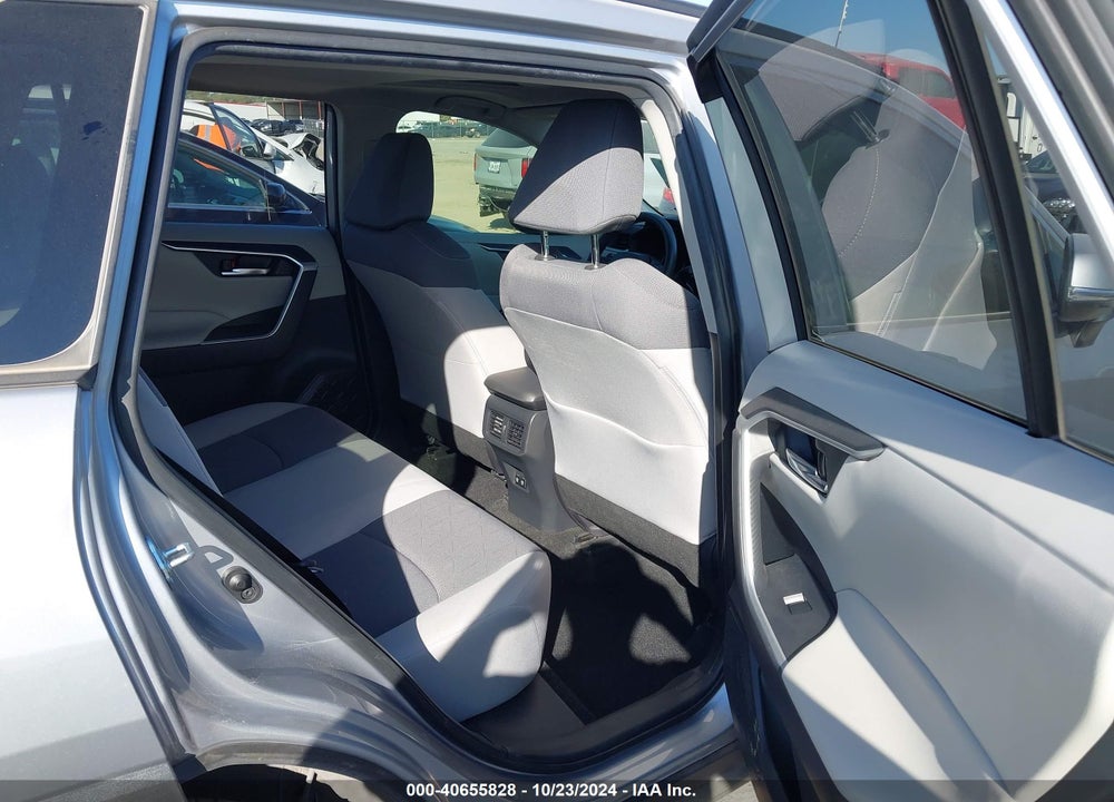 2019 TOYOTA RAV4 XLE VIN: JTMW1RFV7KD509562