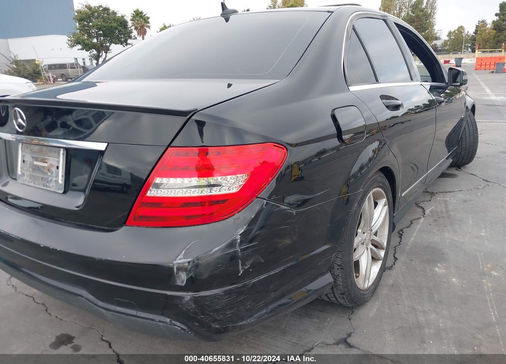 2012 MERCEDES-BENZ C 250 LUXURY/SPORT VIN: WDDGF4HB4CR223366