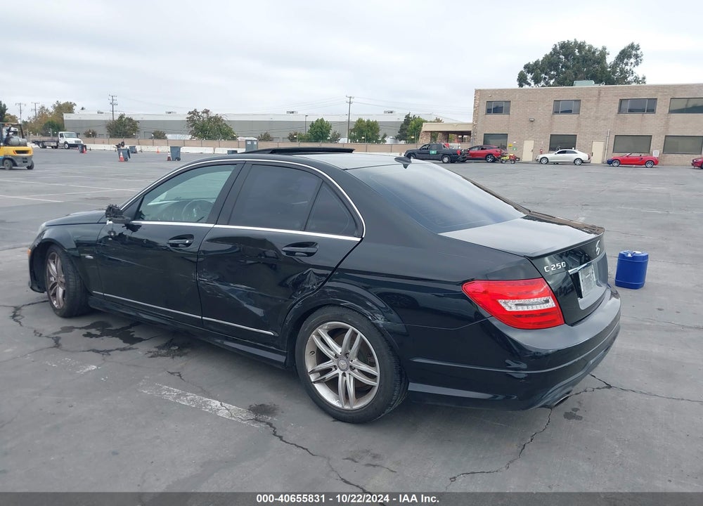 2012 MERCEDES-BENZ C 250 LUXURY/SPORT VIN: WDDGF4HB4CR223366
