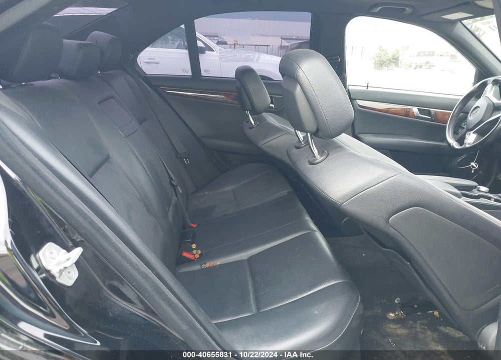 2012 MERCEDES-BENZ C 250 LUXURY/SPORT VIN: WDDGF4HB4CR223366