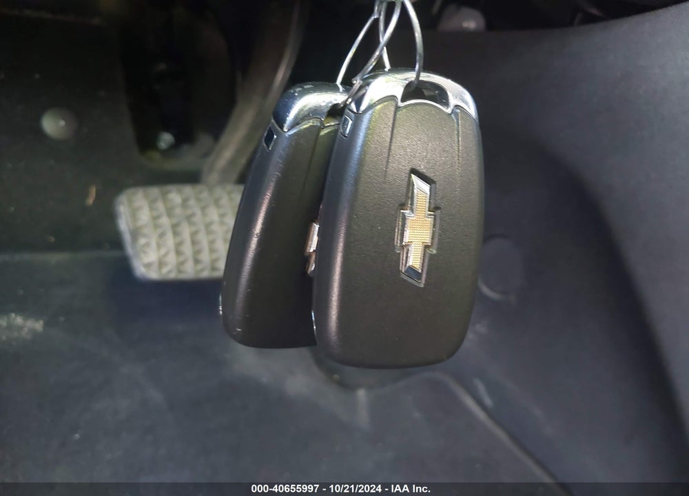 2018 CHEVROLET EQUINOX LT VIN: 3GNAXJEV2JL270157