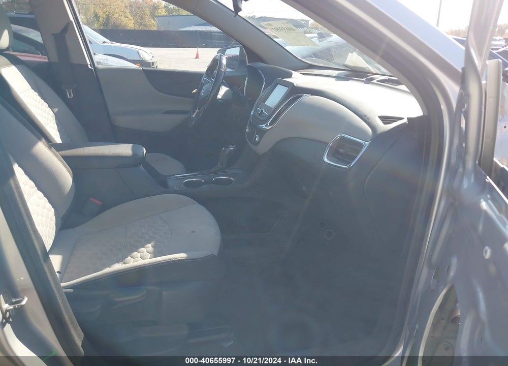 2018 CHEVROLET EQUINOX LT VIN: 3GNAXJEV2JL270157