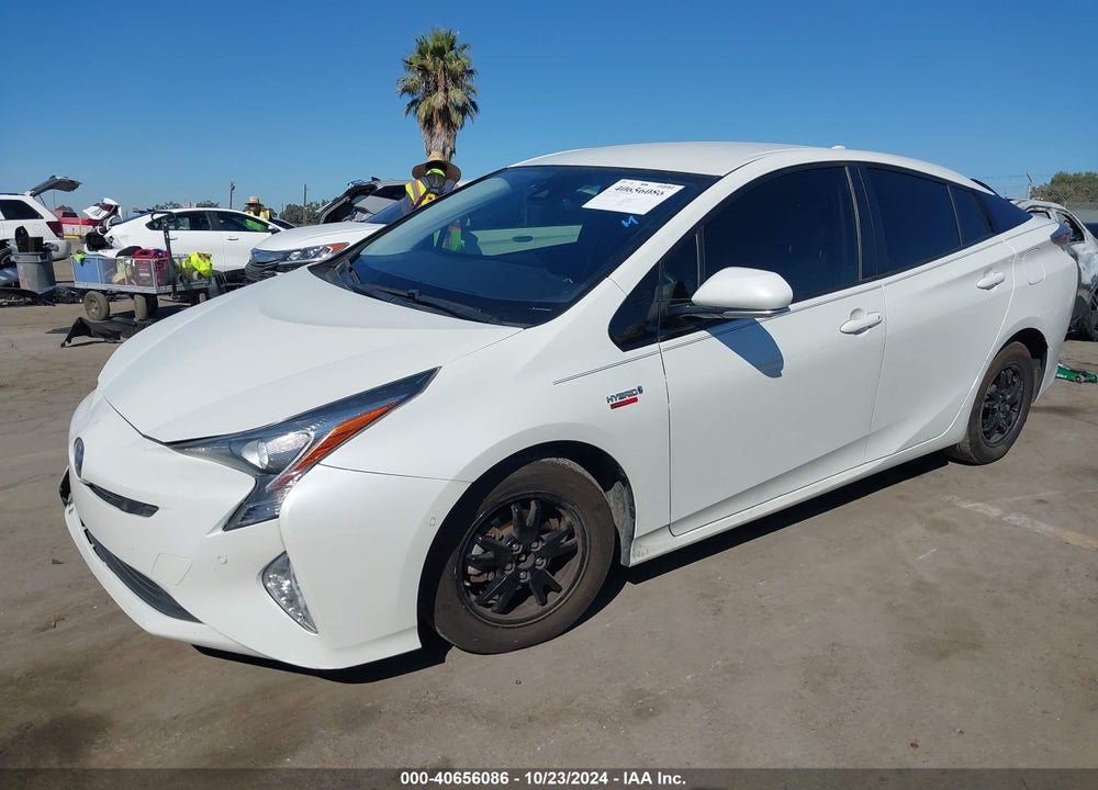 2018 TOYOTA PRIUS THREE TOURING VIN: JTDKARFU8J3059639