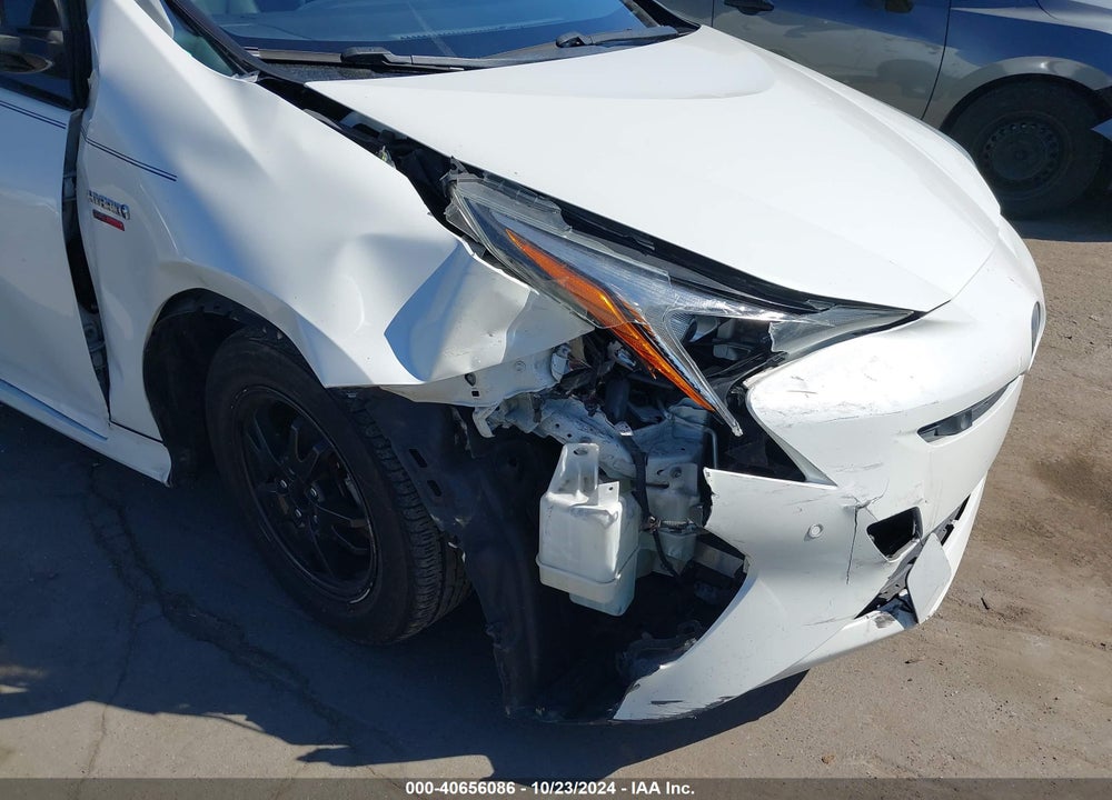 2018 TOYOTA PRIUS THREE TOURING VIN: JTDKARFU8J3059639