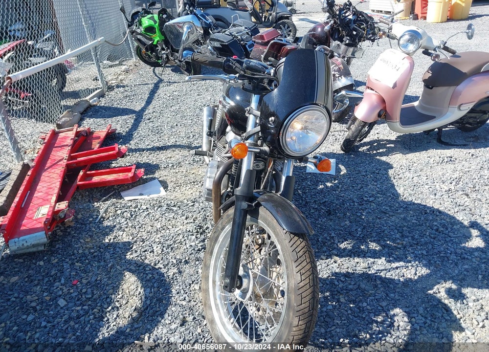 2010 TRIUMPH MOTORCYCLE THRUXTON 900 VIN: SMT920K11AT433237