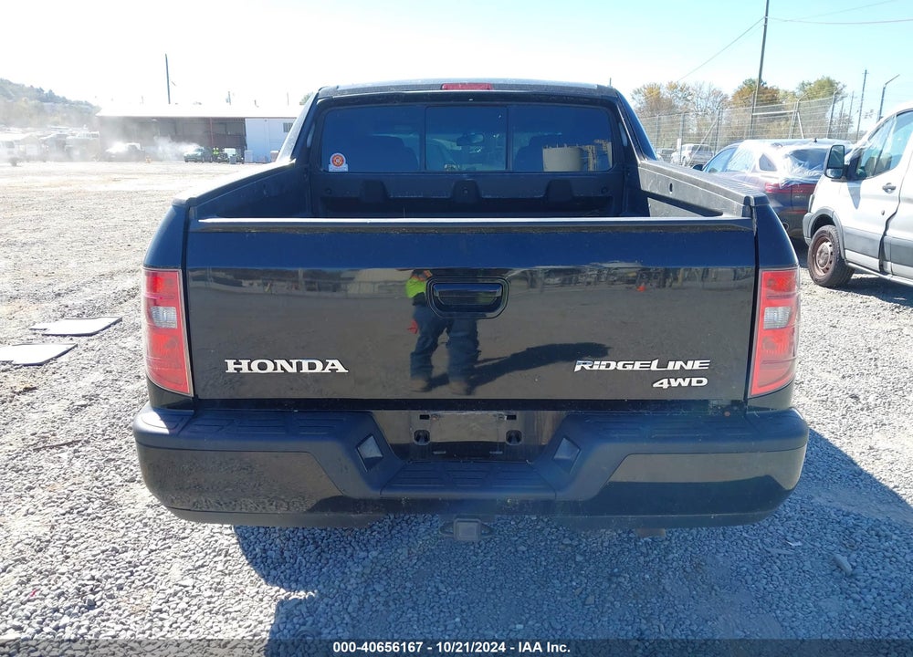 2011 HONDA RIDGELINE RT VIN: 5FPYK1F26BB003718