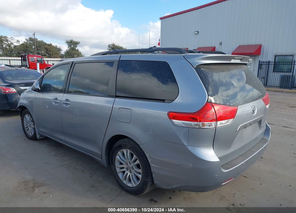 2011 TOYOTA SIENNA XLE V6 VIN: 5TDYK3DC9BS100990