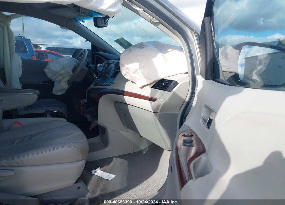 2011 TOYOTA SIENNA XLE V6 VIN: 5TDYK3DC9BS100990