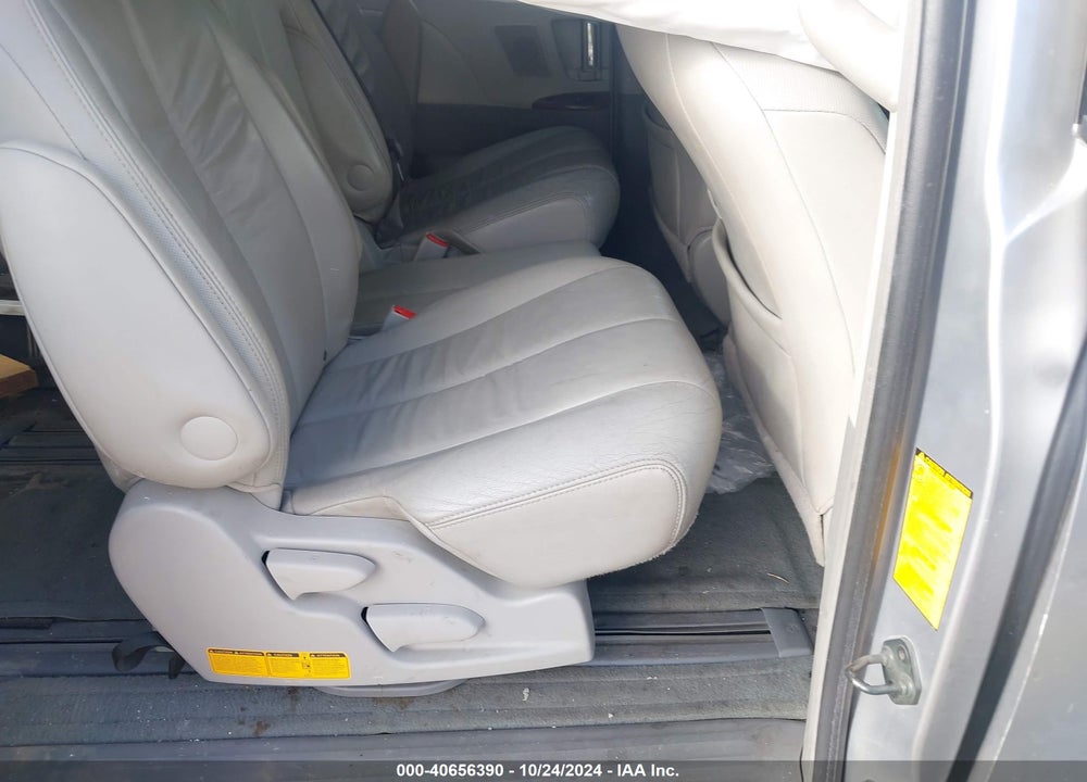 2011 TOYOTA SIENNA XLE V6 VIN: 5TDYK3DC9BS100990