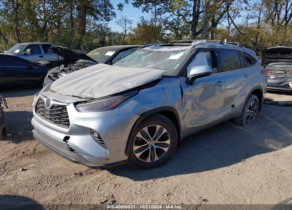 2021 TOYOTA HIGHLANDER XLE VIN: 5TDHZRBH9MS057655