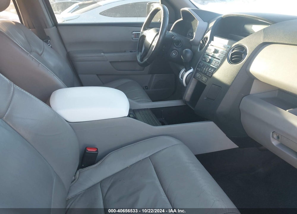 2011 HONDA PILOT EX-L VIN: 5FNYF3H60BB034679
