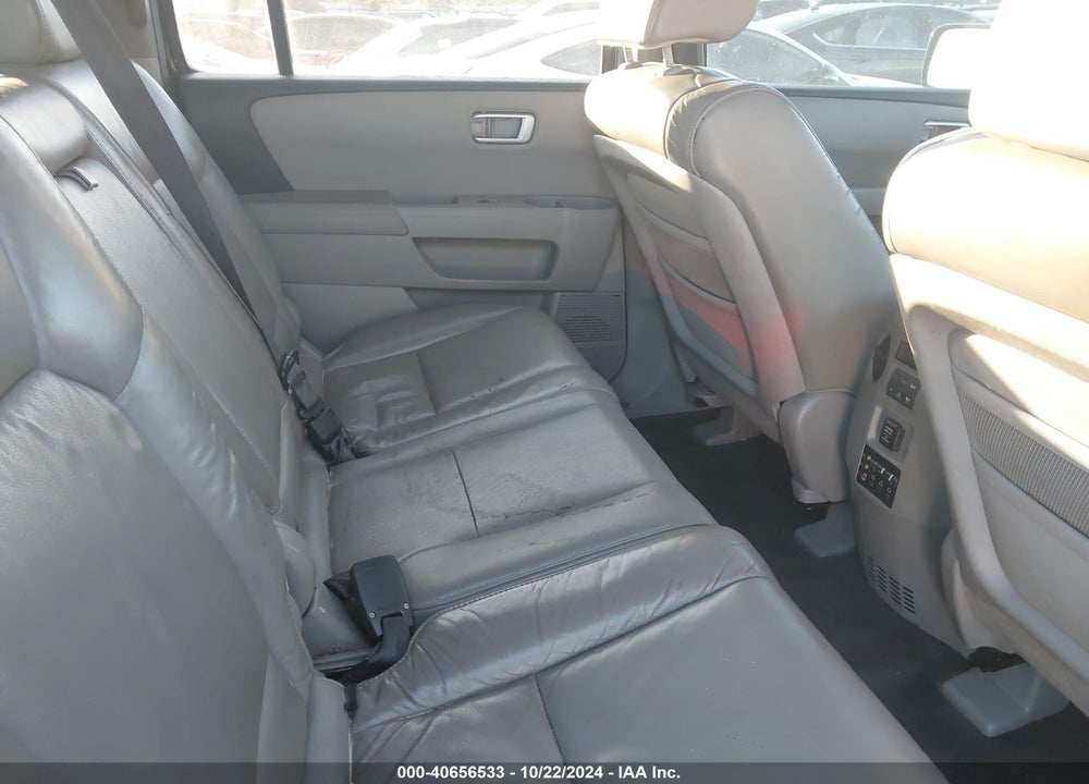 2011 HONDA PILOT EX-L VIN: 5FNYF3H60BB034679