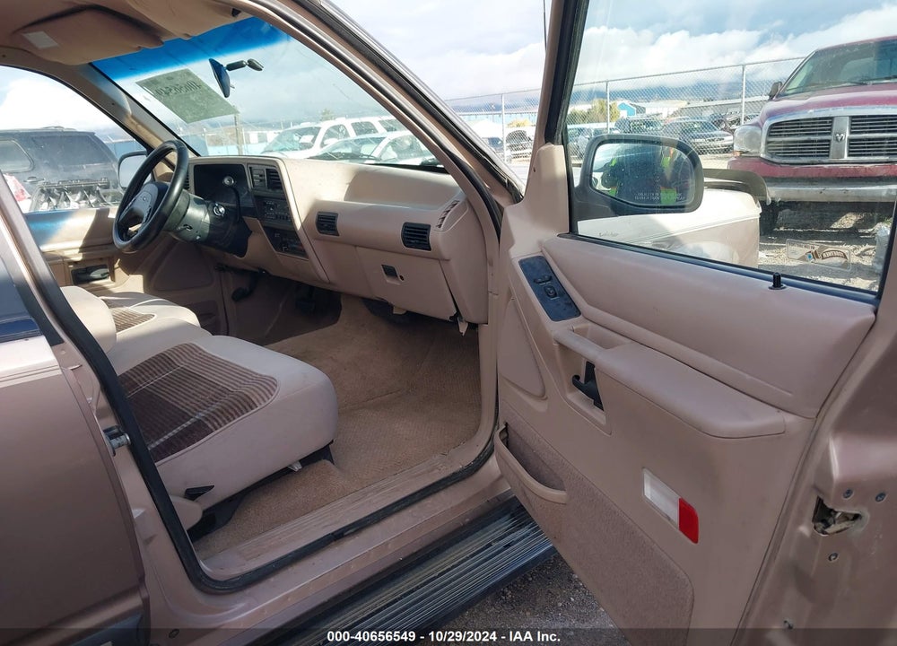 1992 FORD EXPLORER VIN: 1FMDU34X6NUB95290