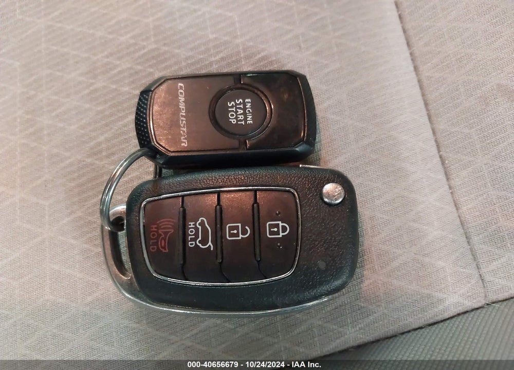 2017 HYUNDAI TUCSON SE VIN: KM8J3CA46HU390374