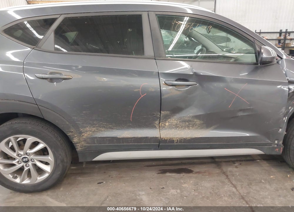 2017 HYUNDAI TUCSON SE VIN: KM8J3CA46HU390374