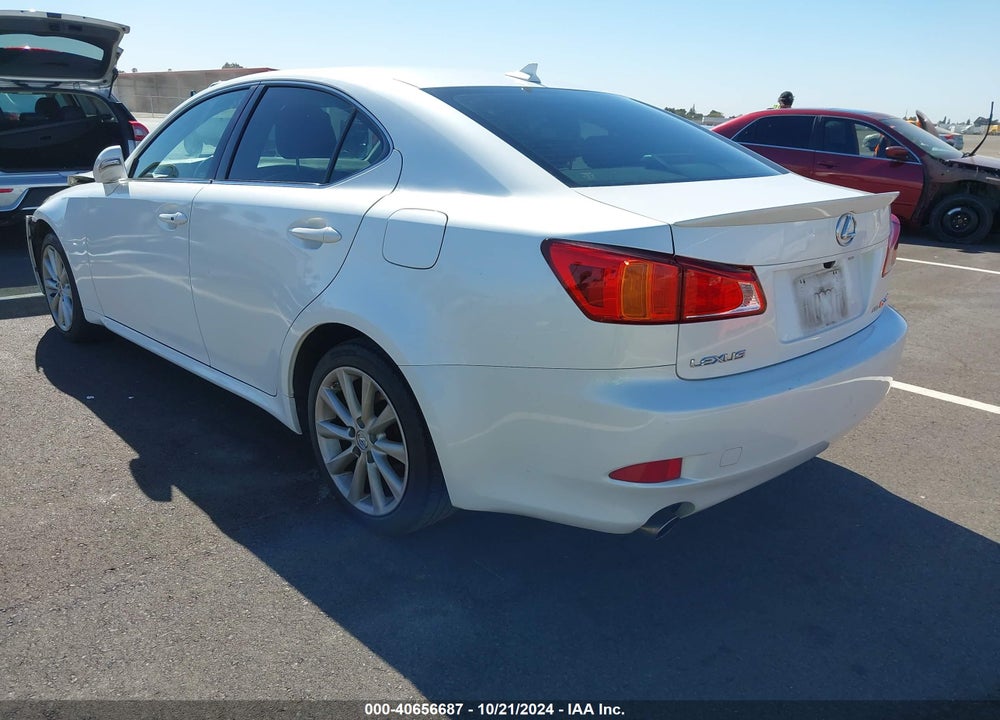 2009 LEXUS IS 250 VIN: JTHCK262192031415