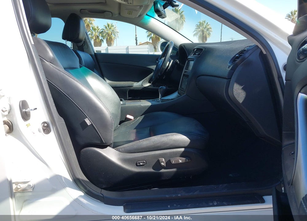 2009 LEXUS IS 250 VIN: JTHCK262192031415