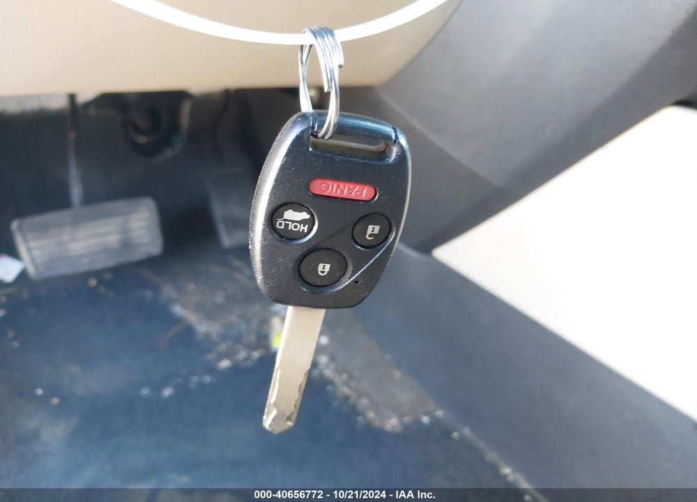 2013 HONDA PILOT TOURING VIN: 5FNYF4H97DB026467