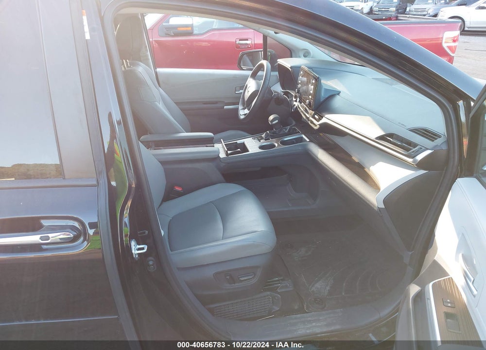 2022 TOYOTA SIENNA XLE VIN: 5TDJRKEC5NS083292