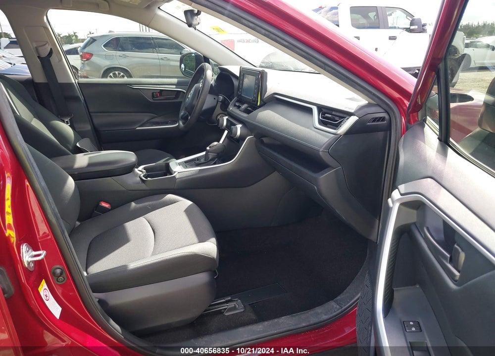 2019 TOYOTA RAV4 LE VIN: JTMH1RFV1KJ008788