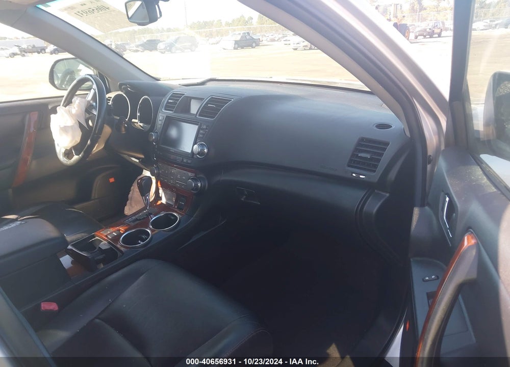 2011 TOYOTA HIGHLANDER LIMITED V6 VIN: 5TDYK3EH7BS047197