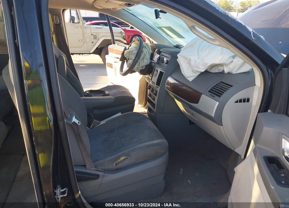 2010 CHRYSLER TOWN & COUNTRY TOURING VIN: 2A4RR5DX1AR337733
