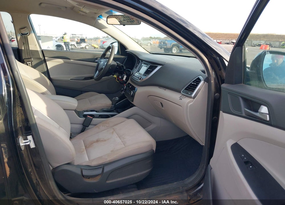 2016 HYUNDAI TUCSON SE VIN: KM8J23A4XGU062103