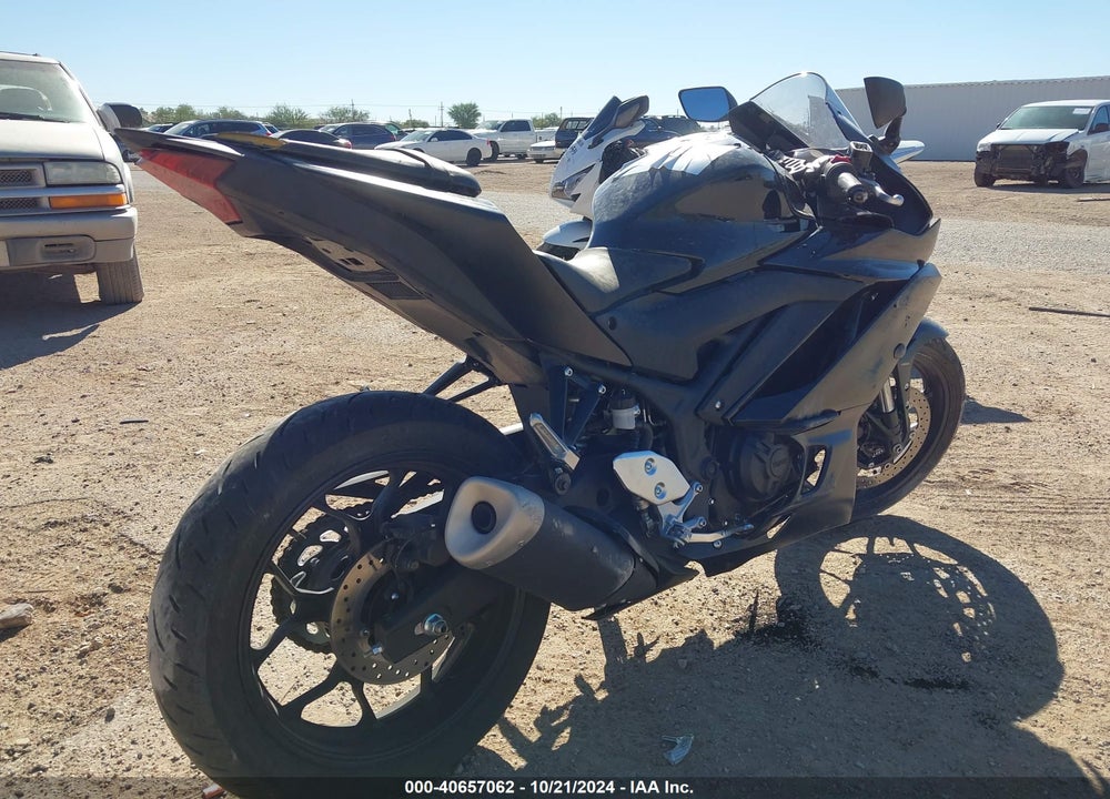 2021 YAMAHA YZFR3 A VIN: MH3RH18Y4MK008307