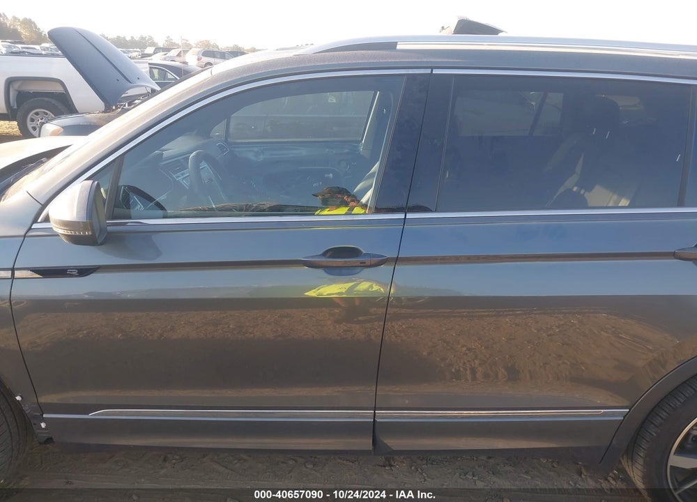 2023 VOLKSWAGEN TIGUAN 2.0T SEL R-LINE VIN: 3VV4B7AX3PM105379