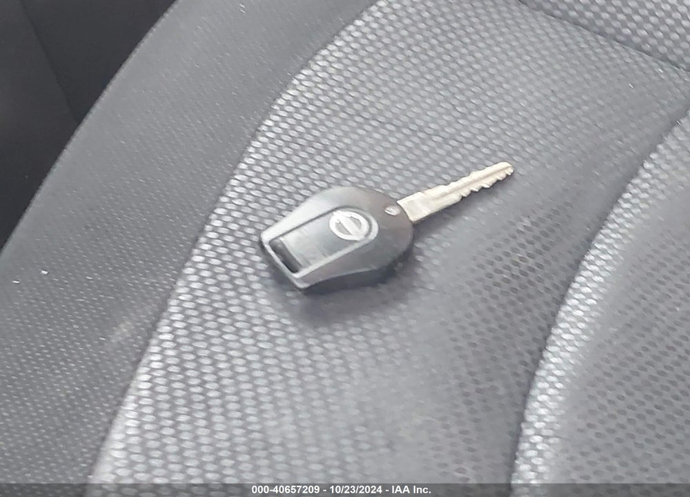 2012 NISSAN ROGUE S VIN: JN8AS5MV5CW382095